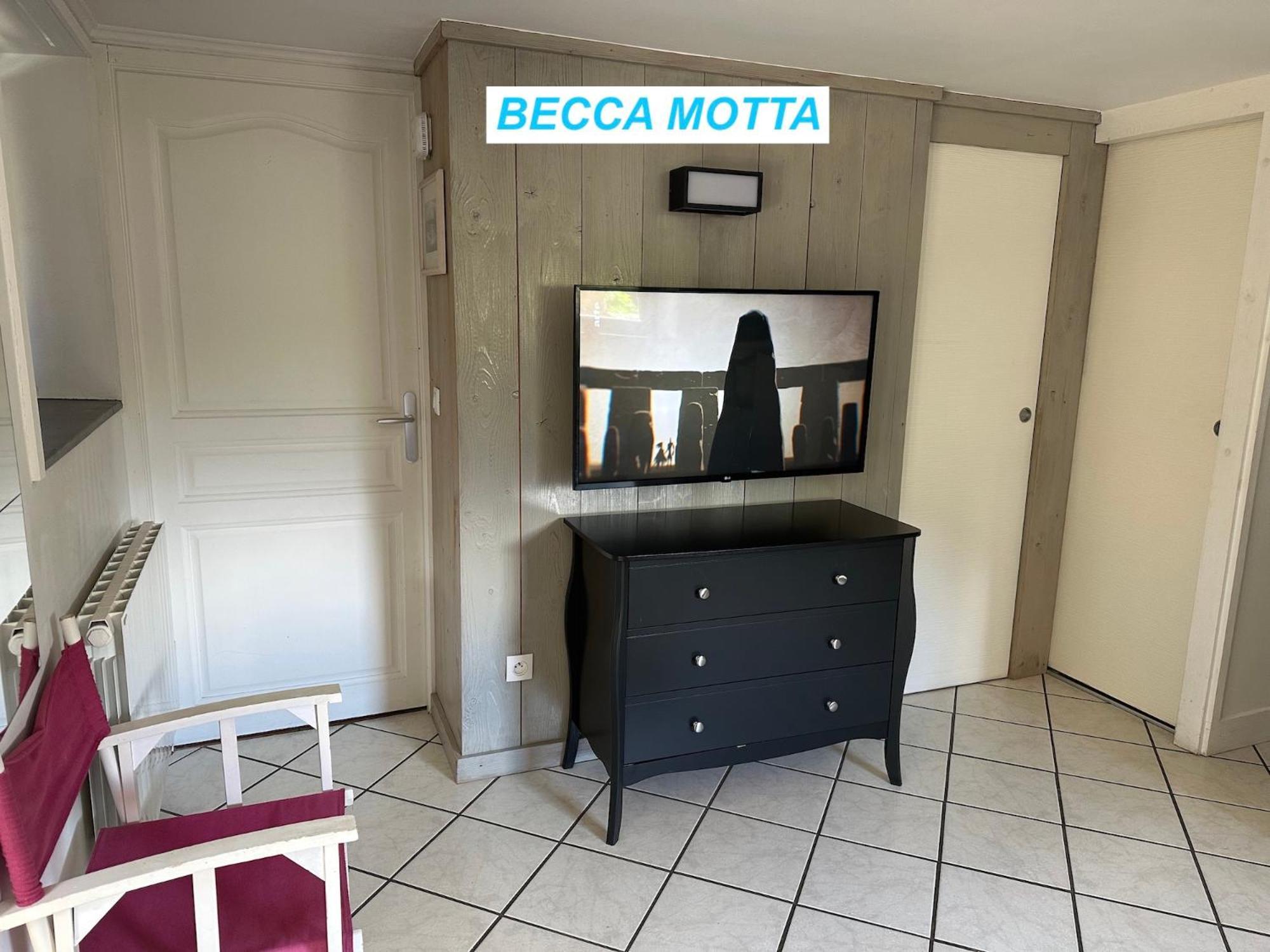 Maison Des Vignes- Troquairou Et Becca Motta *