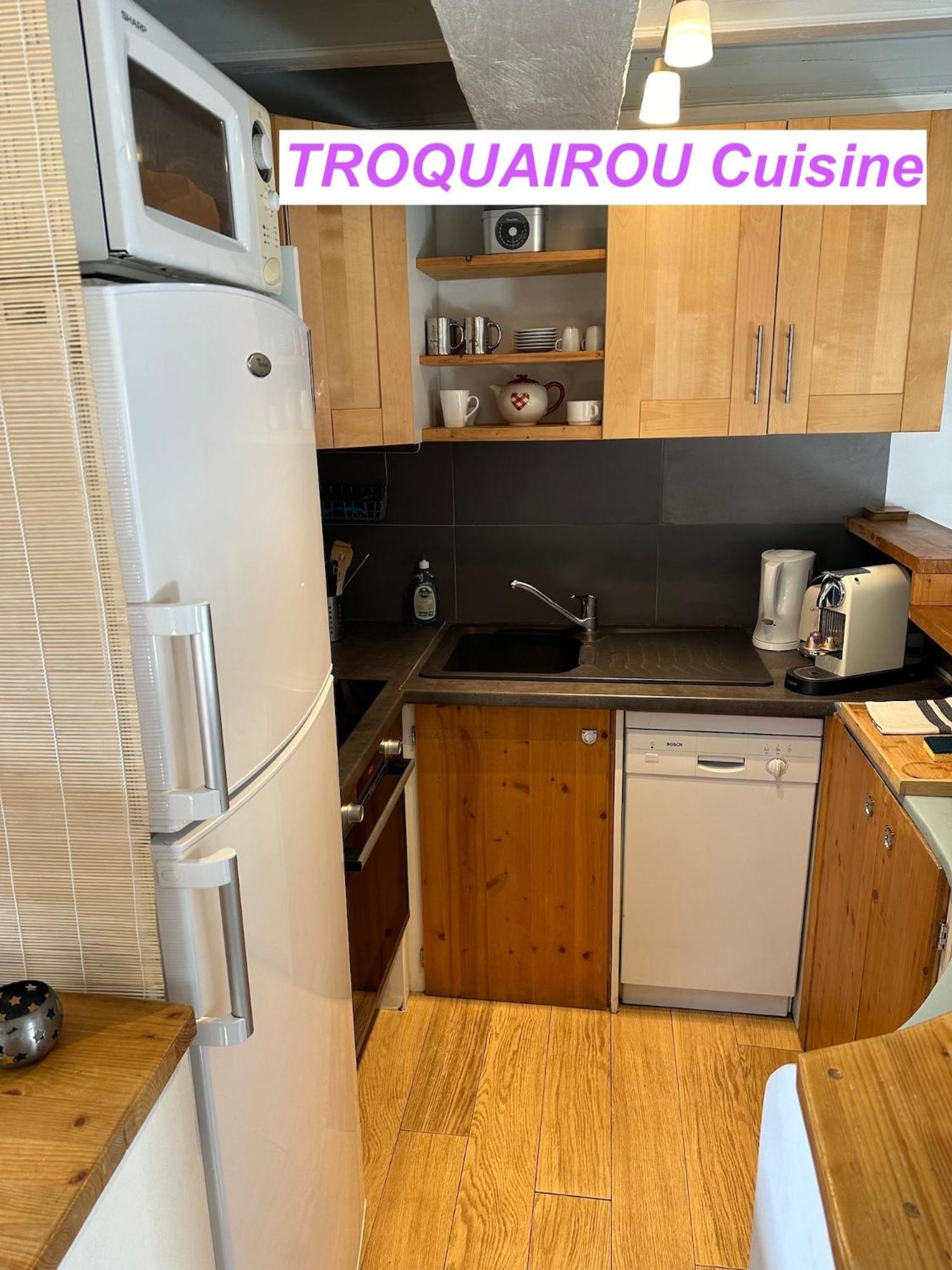 Maison Des Vignes- Troquairou Et Becca Motta Apartment Brides-les-Bains