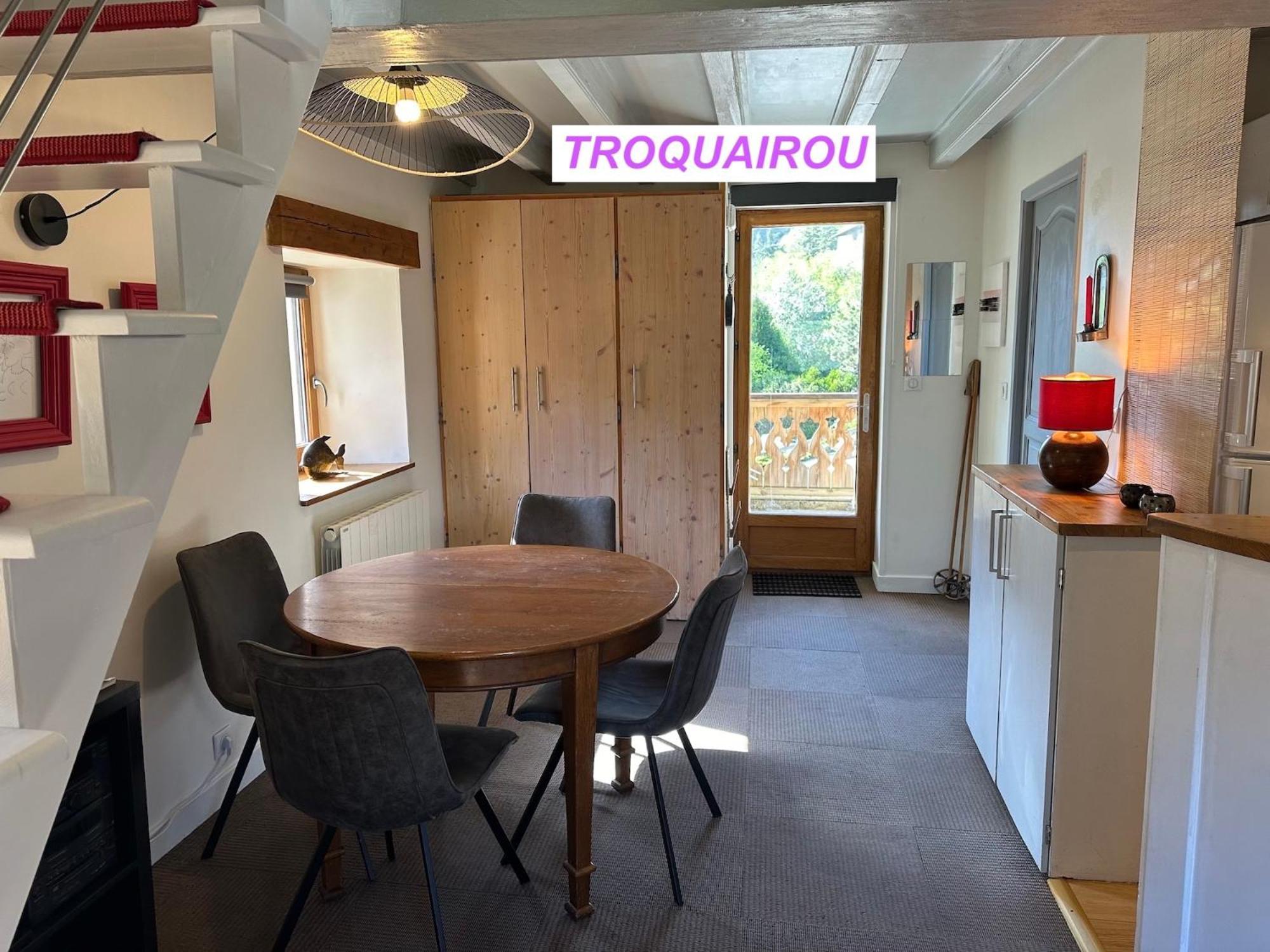 Maison Des Vignes- Troquairou Et Becca Motta Apartment