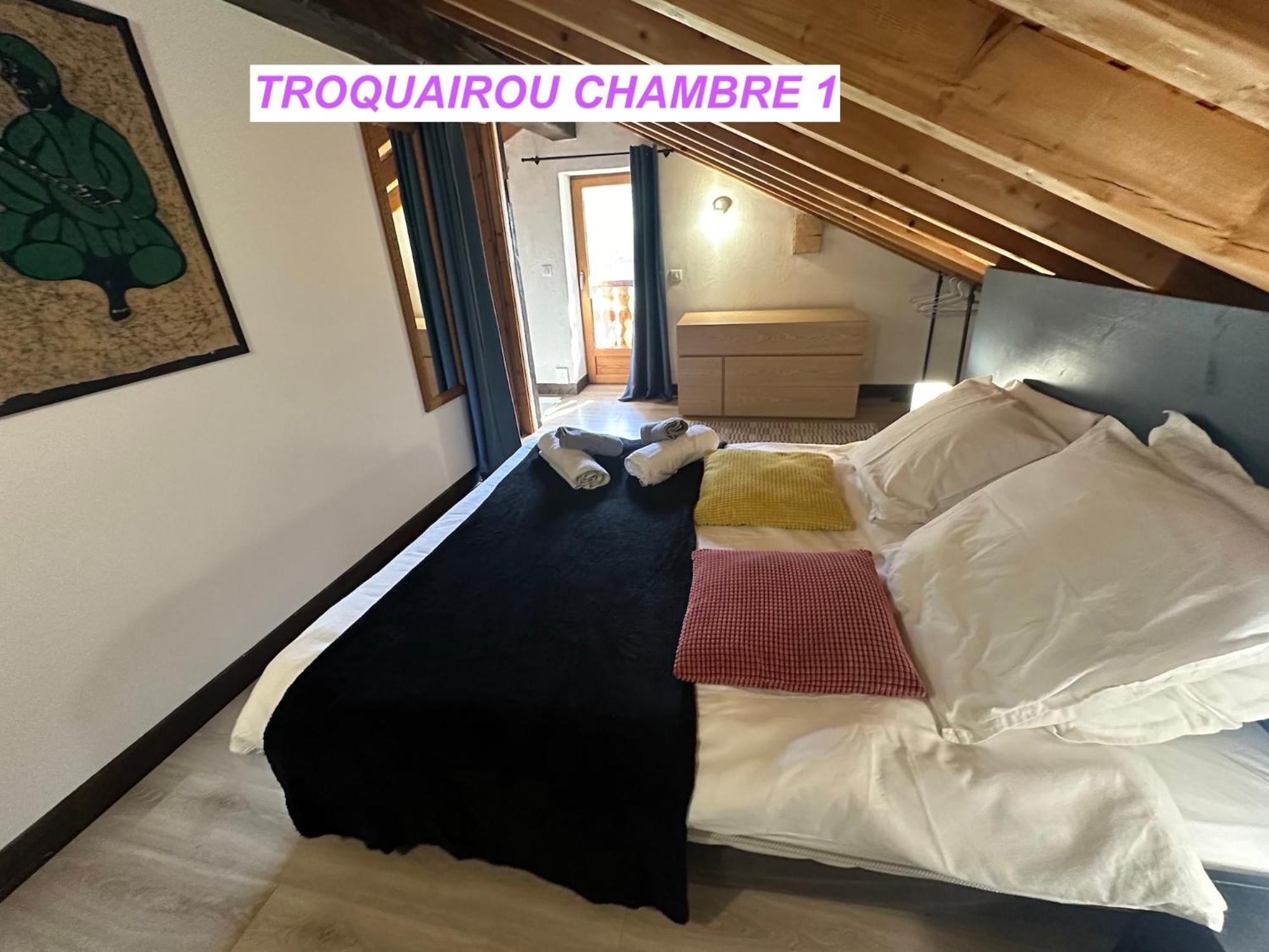 Maison Des Vignes- Troquairou Et Becca Motta